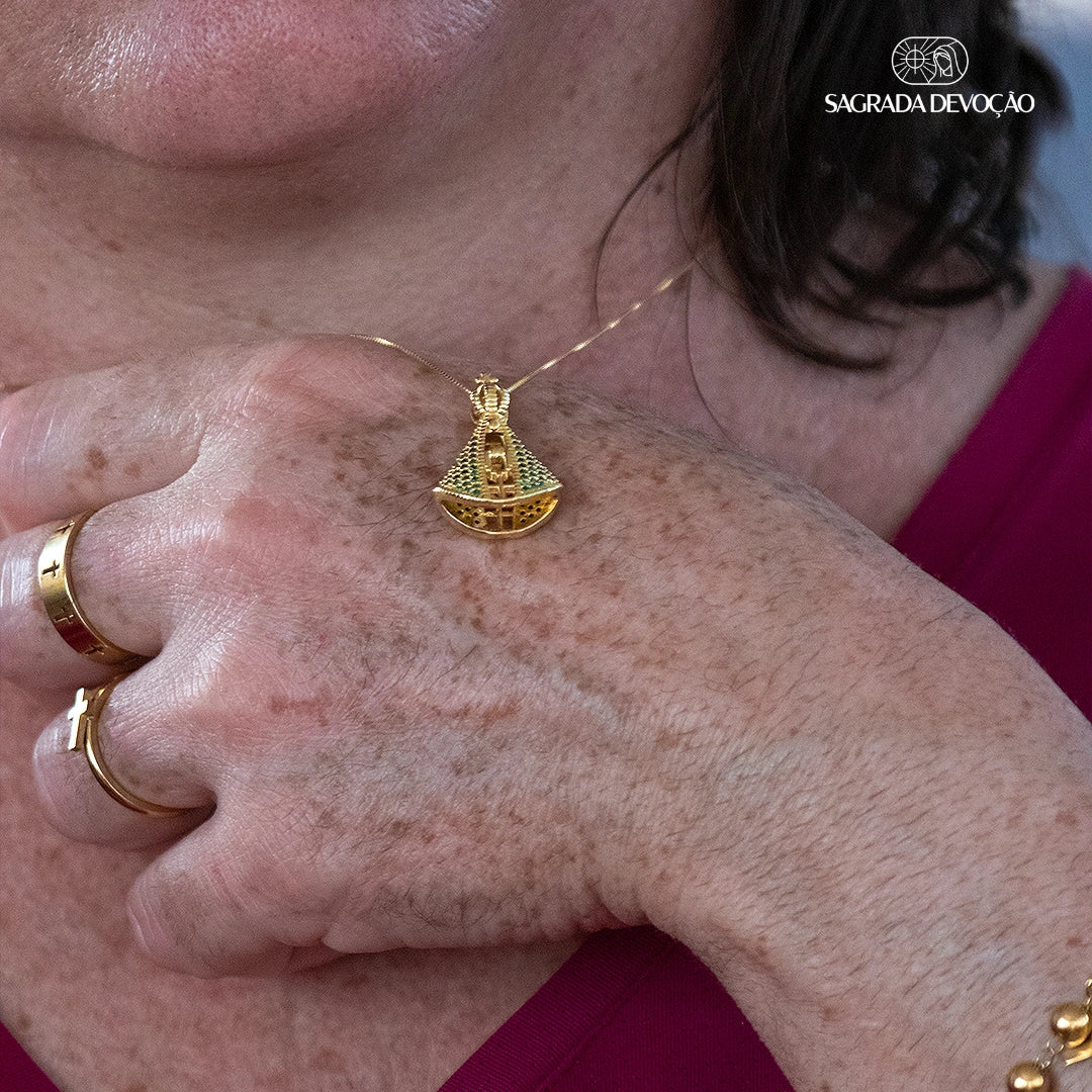 Colar Nossa Senhora Aparecida - Dupla Face com Manto de Zircônia Verde